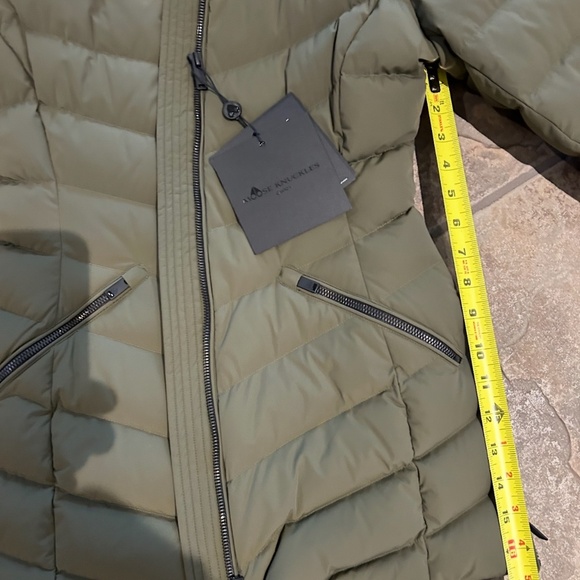 Women’s moose knuckles down hooded jacket size extra small - Picture 15 of 16